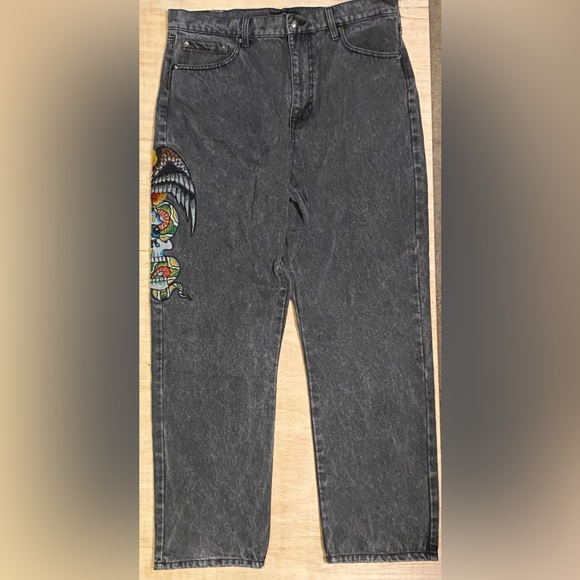 Ed Hardy’s
W:36 L:44
Loose Fit
Brand new, Good condition - Picture 3 of 5